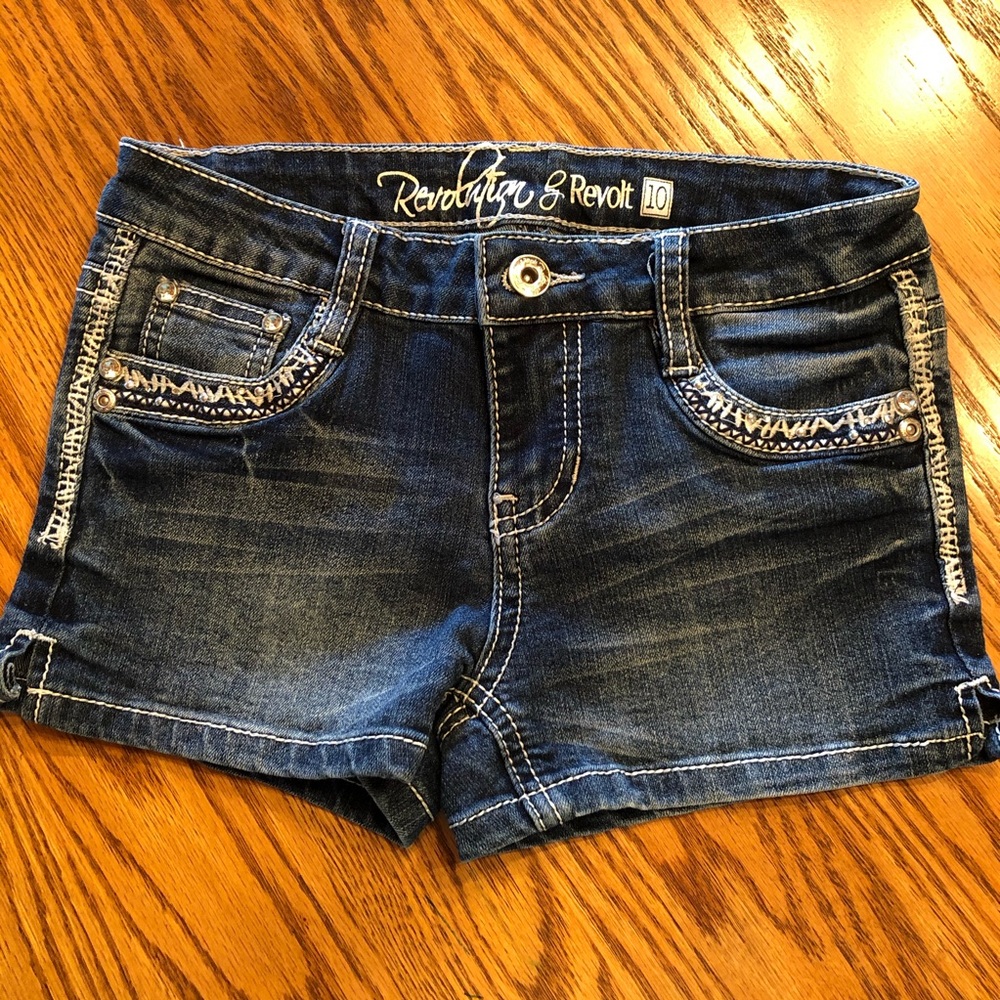 Girls denim shorty shorts with studs and stitching